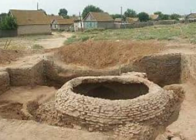 Так выглядит раскопанный археологами аналогичный объект. Фото © Telegram / Астраханская археология