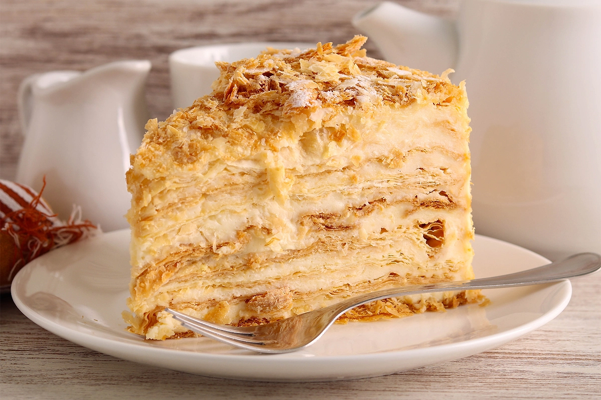 Идеальный наполеон: хрустящие коржи, нежный крем. Фото © Shutterstock / FOTODOM / MShev