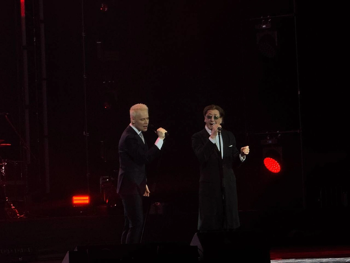 Ярослав Дронов спел с Григорием Лепсом. Фото © Life.ru