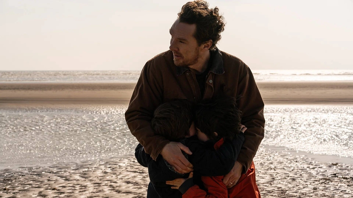 «Сущность»: мистический триллер с Бенедиктом Камбербэтчем о загадочной силе. Фото © Кадр из фильма «Сущность», режиссёр Дилан Саузерн, сценарист Дилан Саузерн / Kinopoisk