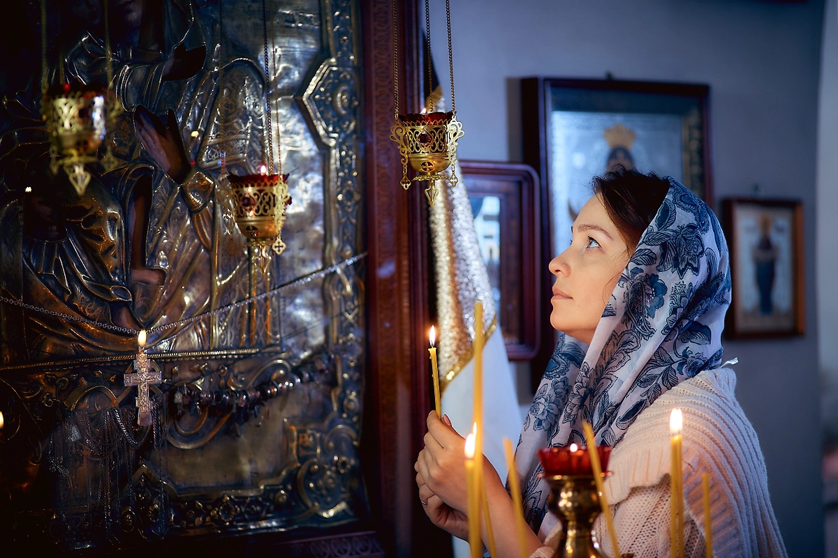 Рождественский пост в 2026 году — что нельзя делать на Новый год по православным канонам. Фото © Shutterstock / FOTODOM / Vadiar