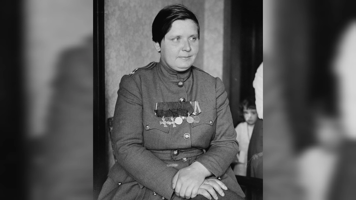 Кавалер Георгиевского креста Мария Бочкарёва. Одна из первых русских офицеров женского пола. Фото © Wikipedia 
