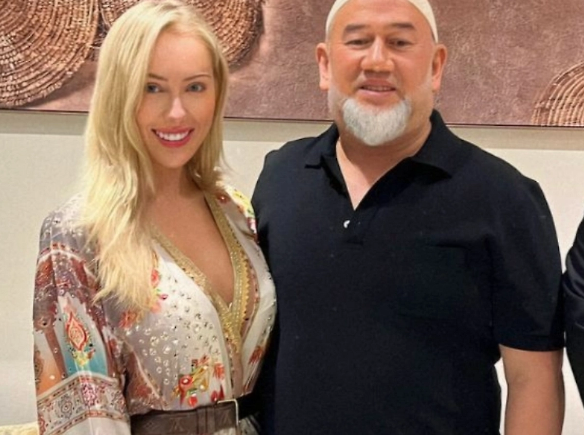 Портер и султан. Фото © Instagram (признан экстремистской организацией и запрещён на территории Российской Федерации) / its.brook.lynn