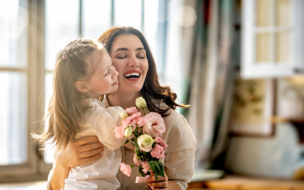 Тёплые и душевные поздравления с Днём матери от детей. Фото © Shutterstock / FOTODOM / Yuganov Konstantin