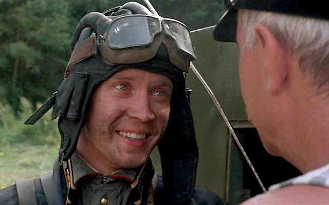 Евгению Миронову — 59! Он играл в оскароносном фильме «Утомлённые солнцем». Фото © «Утомлённые солнцем», режиссёр Никита Михалков, сценаристы Рустам Ибрагимбеков, Никита Михалков / Kinopoisk 