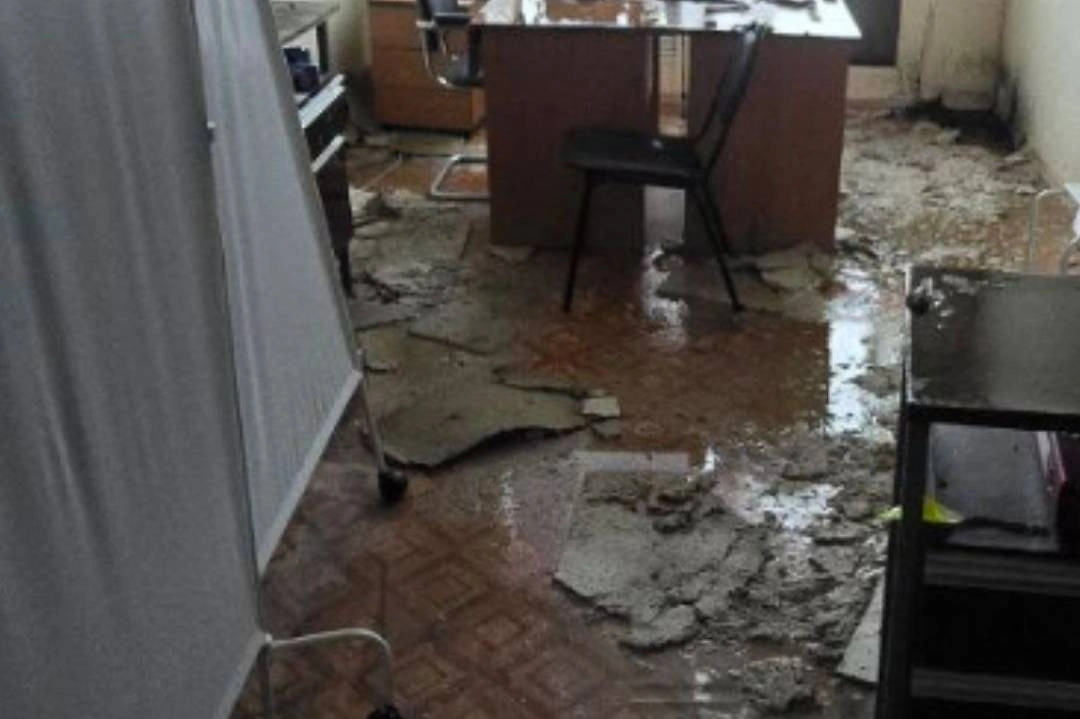 Последствия землетрясения в больнице Северо-Курильска. Фото © Telegram / Прокуратура Сахалинской области