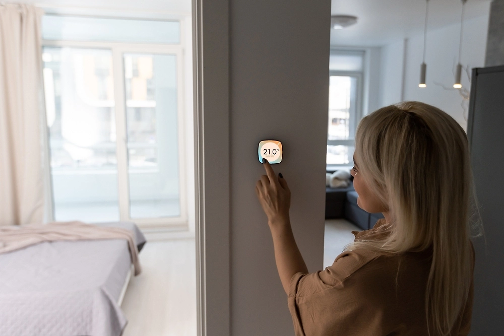 Температура в жилых помещениях зимой чётко прописана в ГОСТ 30494-2011 и СанПиН 1.2.3685-21. Фото © Shutterstock / FOTODOM / Andrew Angelov