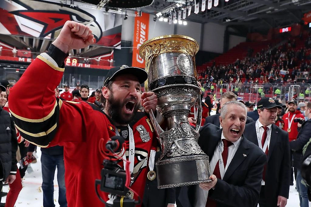 Бриллиант «Спартака»: хоккеист Илья Ковальчук. Тоже левый крайний нападающий, как и Овечкин. Фото © ТАСС / Олег Бухарев