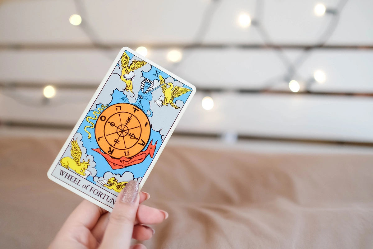 Нумерология, Таро и Новый 2026 год. С каким арканом совпадает число следующего цикла? Фото © Shutterstock / FOTODOM / Karlie Studio