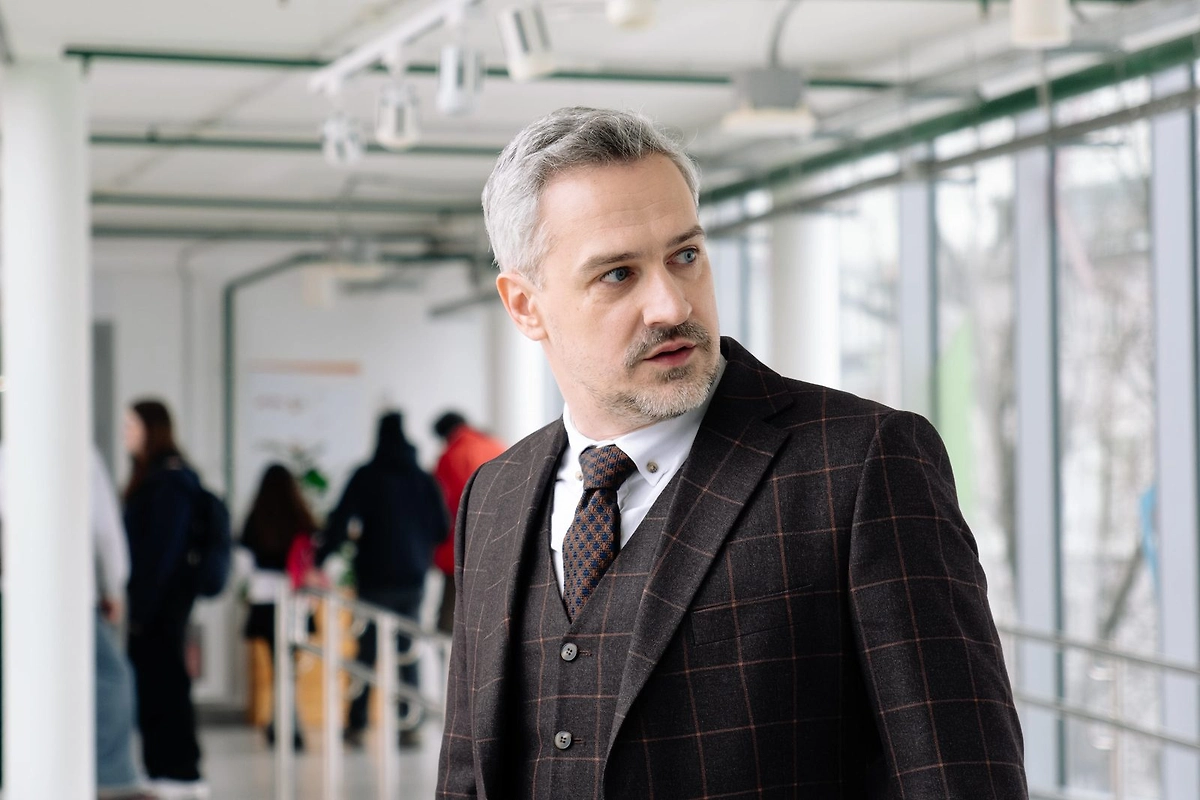 Павел Савинков — «Толик Полено» — снимается в эпизодах. Фото © Кадр из фильма «Олдскул», режиссёры Александр Жигалкин, Евгений Шелякин, сценаристы Андрей Дерьков, Станислав Гунько, Сергей Лебедев (VI), Алексей Ляпичев / Kino-teatr