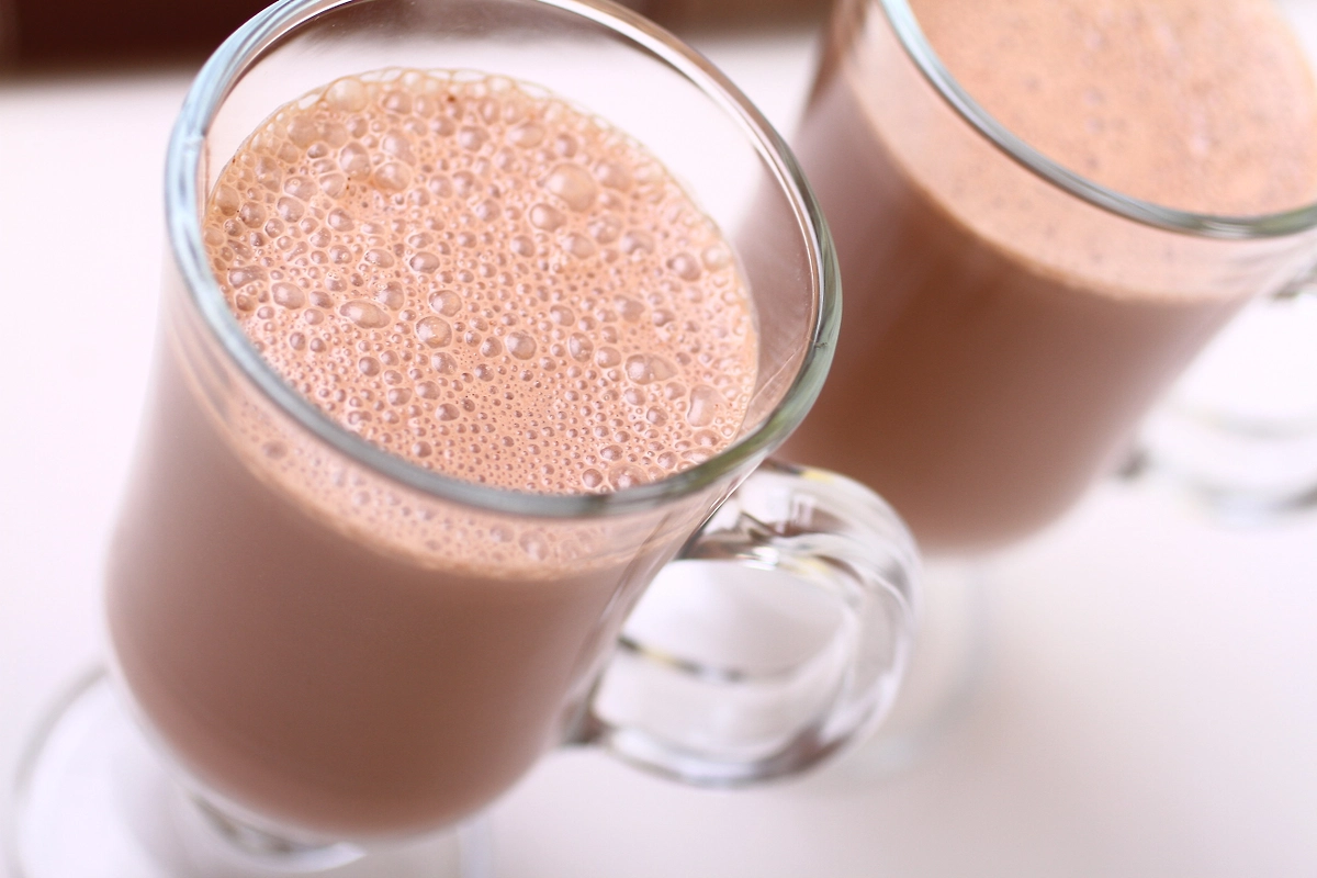 Пять рецептов горячего какао из СССР со сгущёнкой, корицей или зефиром. Фото © Shutterstock / FOTODOM / janosmarton