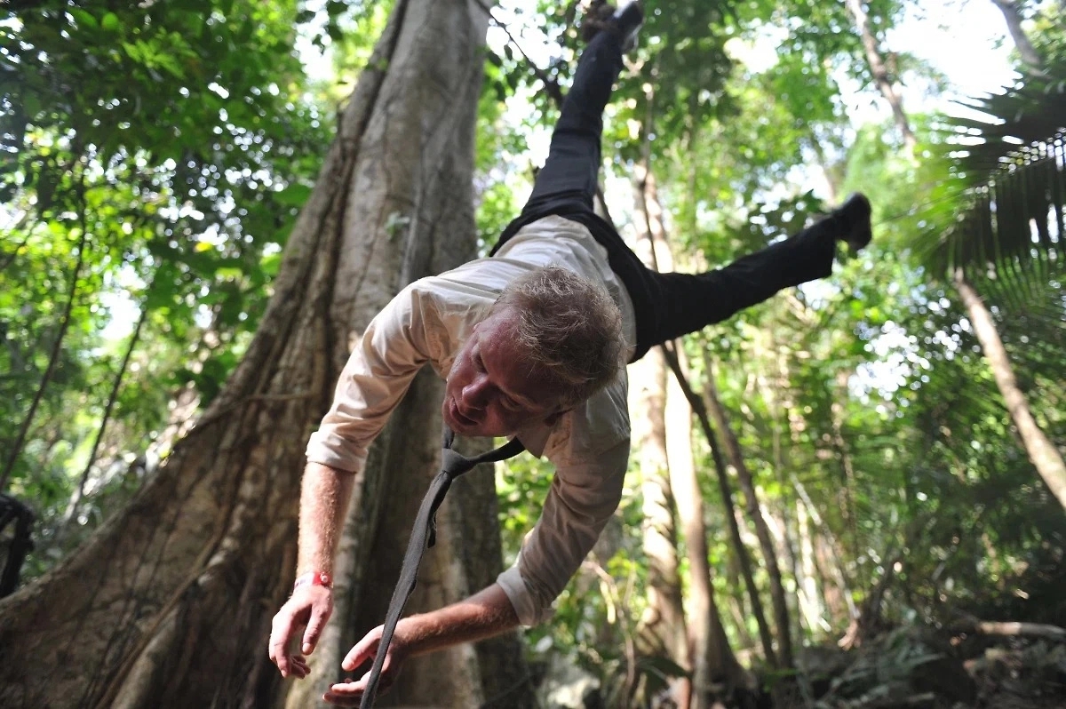Главная роль Сергея Светлакова в комедии «Джунгли» — архитектор. Фото © Кадр из фильма «Джунгли», режиссёр Александр Войтинский, сценаристы Алексей Фёдоров, Олег Маловичко и др. / Kinopoisk