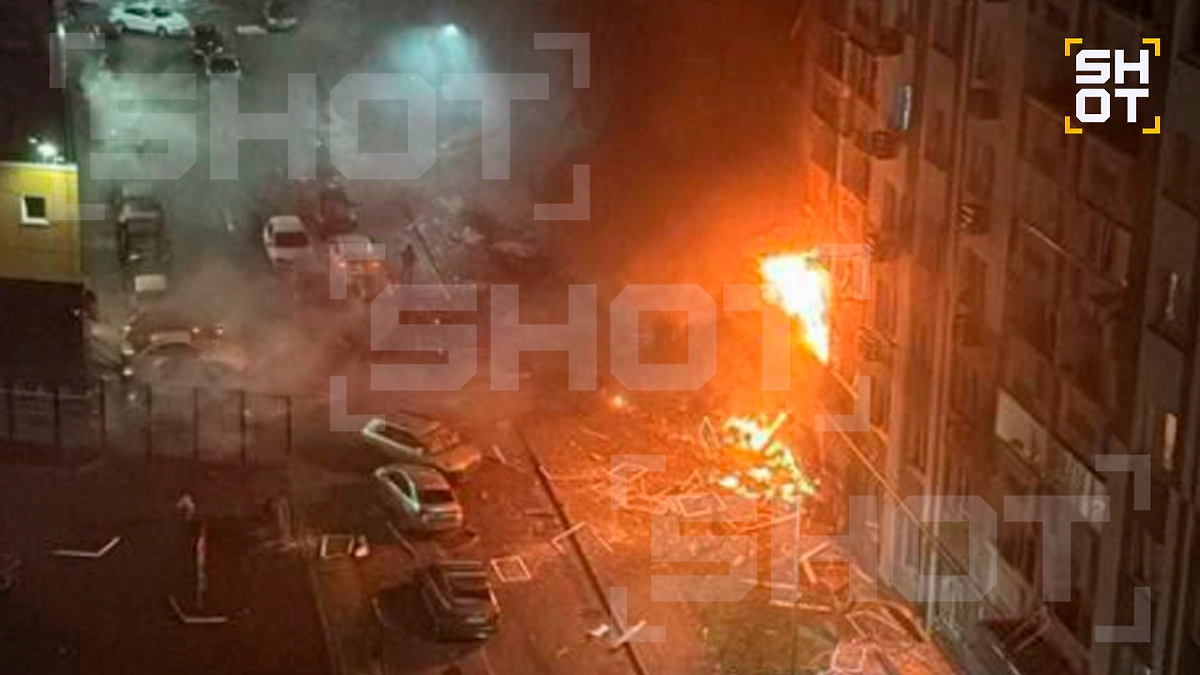 БПЛА влетел в дом в Твери. Фото © Telegram / SHOT