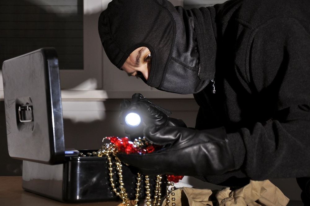 В канун нового, 2017 года преступники похитили на Манхэттене ювелирных украшений на шесть миллионов долларов. Фото © Shutterstock / FOTODOM / Dan Race