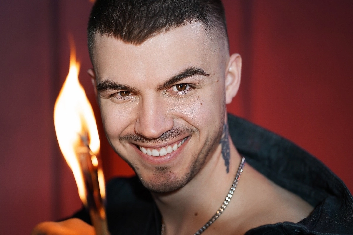 Влад Череватый — биография звезды мира экстрасенсов. Какой жизненный путь прошёл участник «Битвы сильнейших» 2025 года? Фото © VK / Владислав Череватый