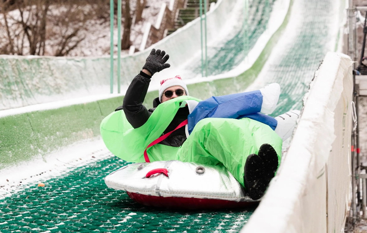 Фестиваль тюбингов «Mash на горке» в Москве. Обложка © Life.ru
