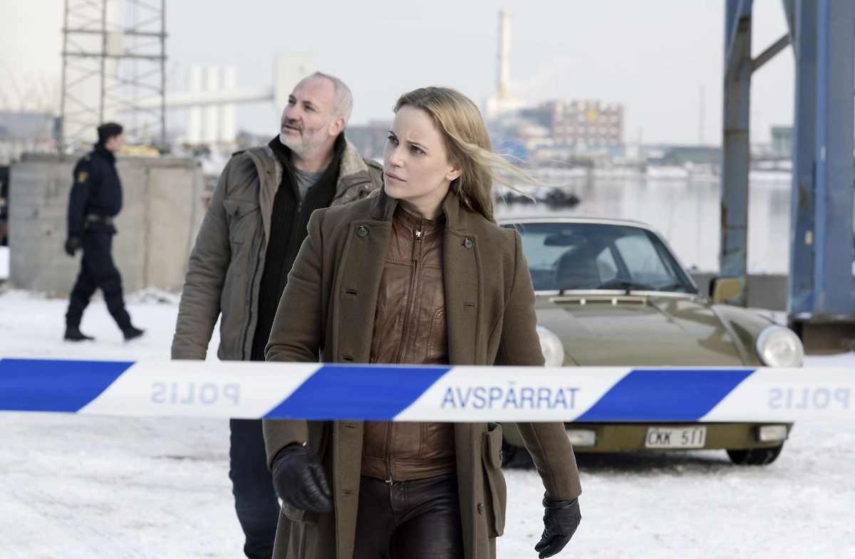 Сериал «Мост» приобрёл статус легендарного. Он шёл с 2011-го по 2018 год и показывал образ сильной женщины-следователя. Фото © Кадр из фильма «Мост», режиссёр Хенрик Георгссон и др. / Kinopoisk