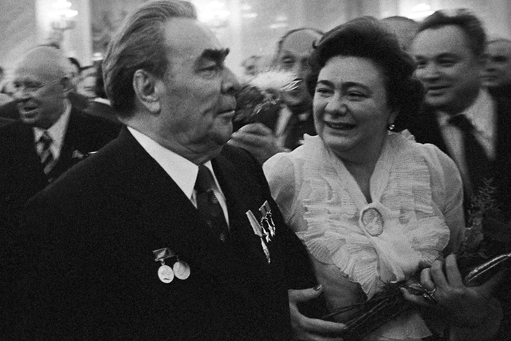 Леонид Ильич Брежнев и его дочь Галина. Фото © ТАСС / Владимир Мусаэльян