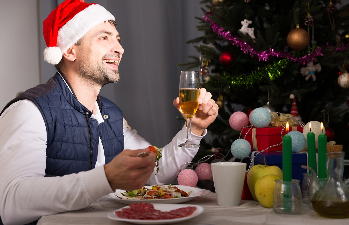 Встреча Нового года в одиночестве: практические рекомендации экспертов. Фото © Shutterstock / FOTODOM / BearFotos