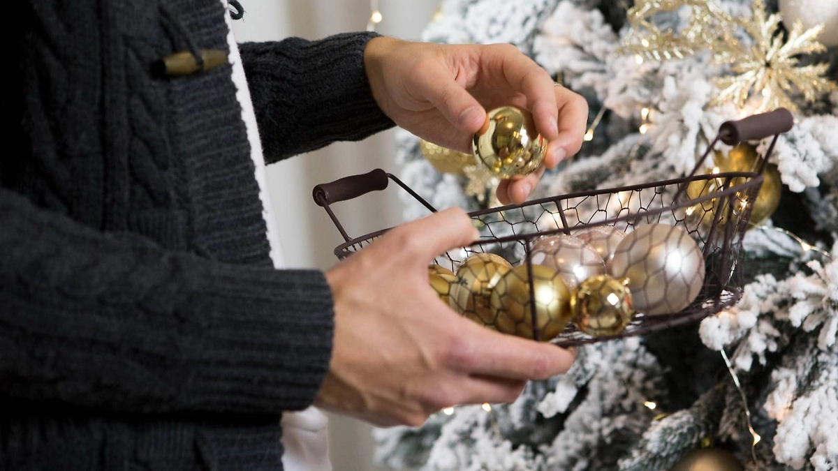 Как правильно разобрать ёлку, чтобы не спугнуть удачу. Фото © Freepik