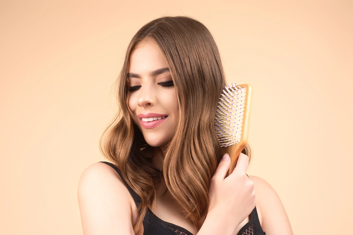 Святочные гадания на будущее и суженого в январе 2026. Фото © Shutterstock / FOTODOM / Volodymyr TVERDOKHLIB