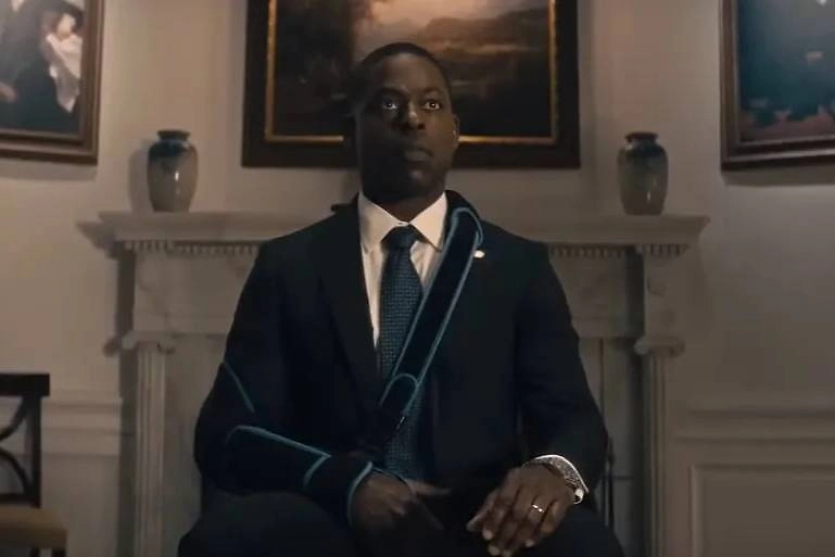 Фото © Кадр из сериала «Рай», режиссеры Гленн Фикарра, Джон Рекуа, Ханель М. Кулпеппер и др., сценаристы Дэн Фогельман, Stephen Markley, Надра Видаталла и др. / Kino-teatr