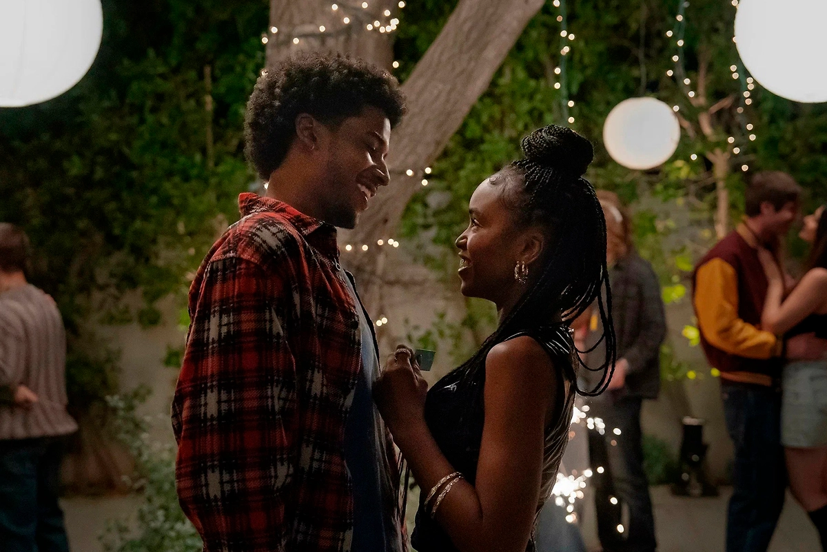 Фото © Кадр из сериала «Навсегда с тобой», режиссеры Энтони Хемингуэй, Темби Бэнкс, Мара Брок Акил и др., сценаристы  Джуди Блум, Мара Брок Акил, Terrance Daye и др. / Kino-teatr