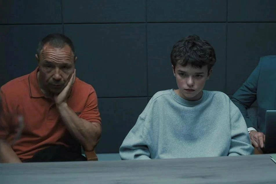 Фото © Кадр из сериала «Переходный возраст», режиссер Фил Барантини, сценаристы  Стивен Грэм, Джек Торн / Kino-teatr