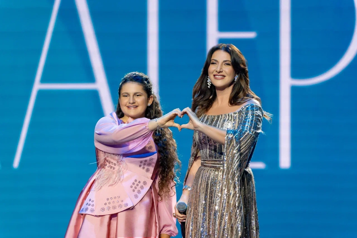 Жасмин с дочерью Маргаритой. Фото предоставлено Life.ru