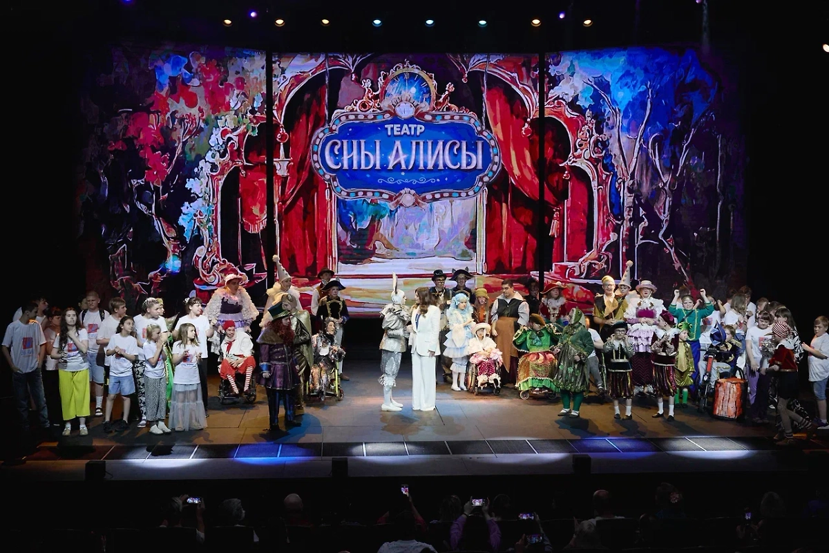 Спектакль «Буратино и Золотой ключик», поставленный вместе с театральной студией «Сны Алисы» к юбилею композитора Алексея Рыбникова. Фото предоставлено Life.ru