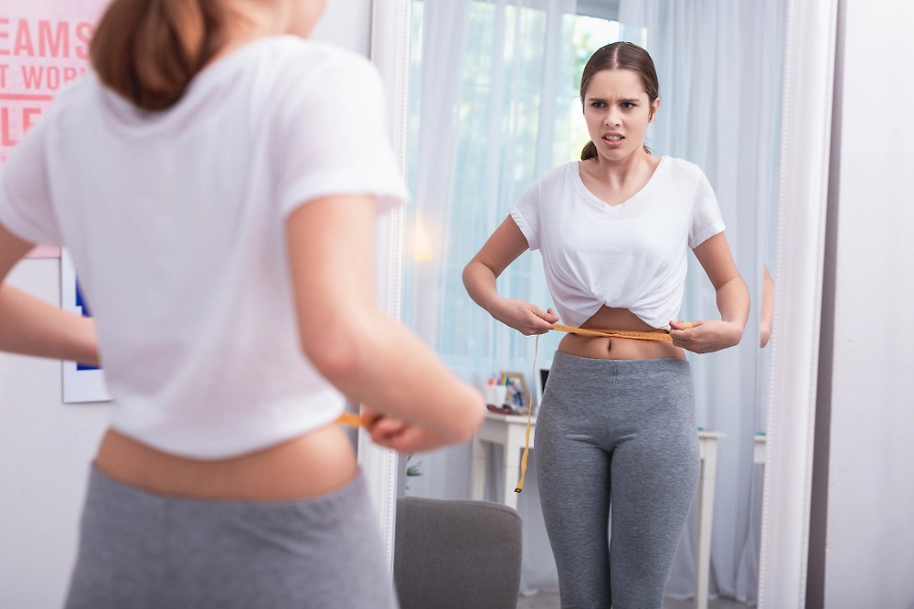 Почему поглощение контента от знаменитостей может вызывать плохие эмоции. Фото © Shutterstock / FOTODOM / YAKOBCHUK VIACHESLAV