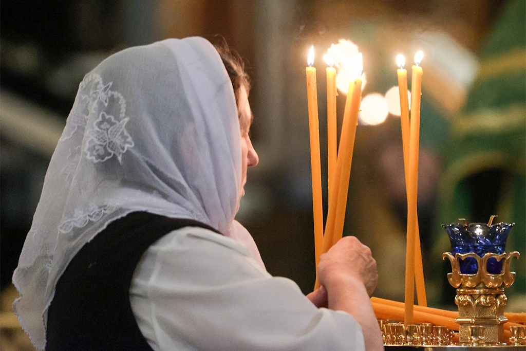 Самая сильная материнская молитва за сына — как защитить ребёнка просьбой к Господу в зоне СВО? Фото © ТАСС / Александр Щербак