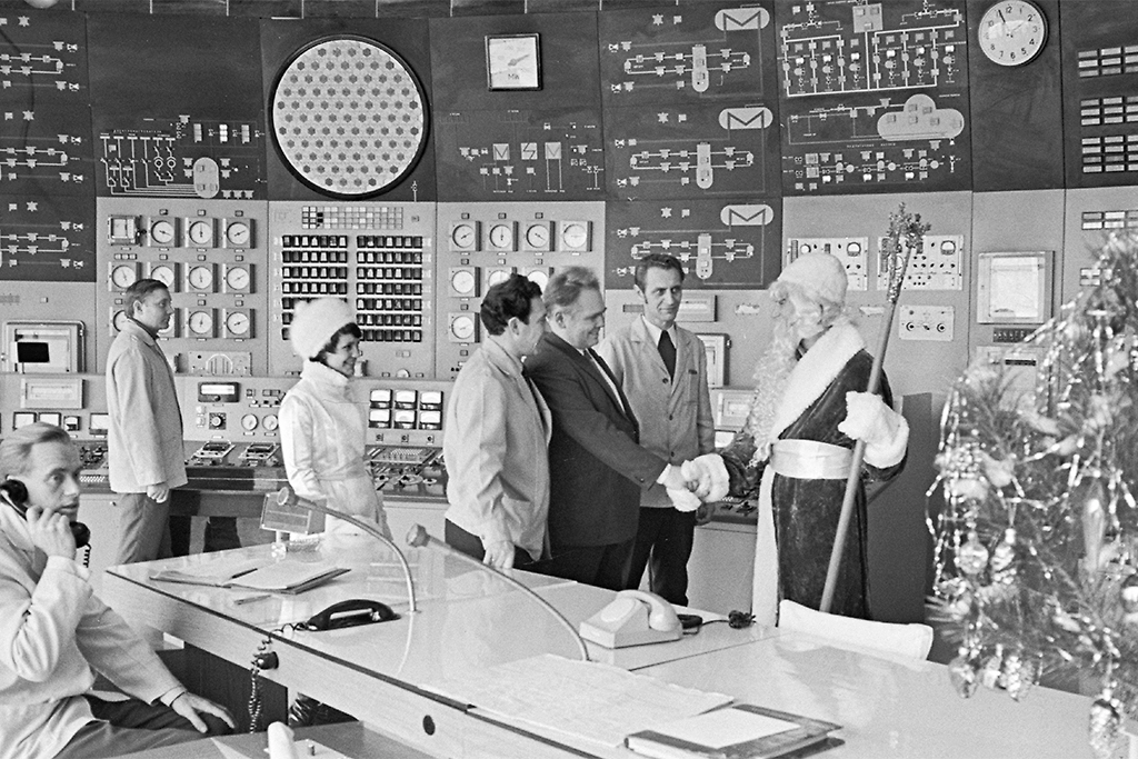 Дед Мороз на заводе: новогодние традиции советских предприятий. Фото © ТАСС / Валентин Кожевников