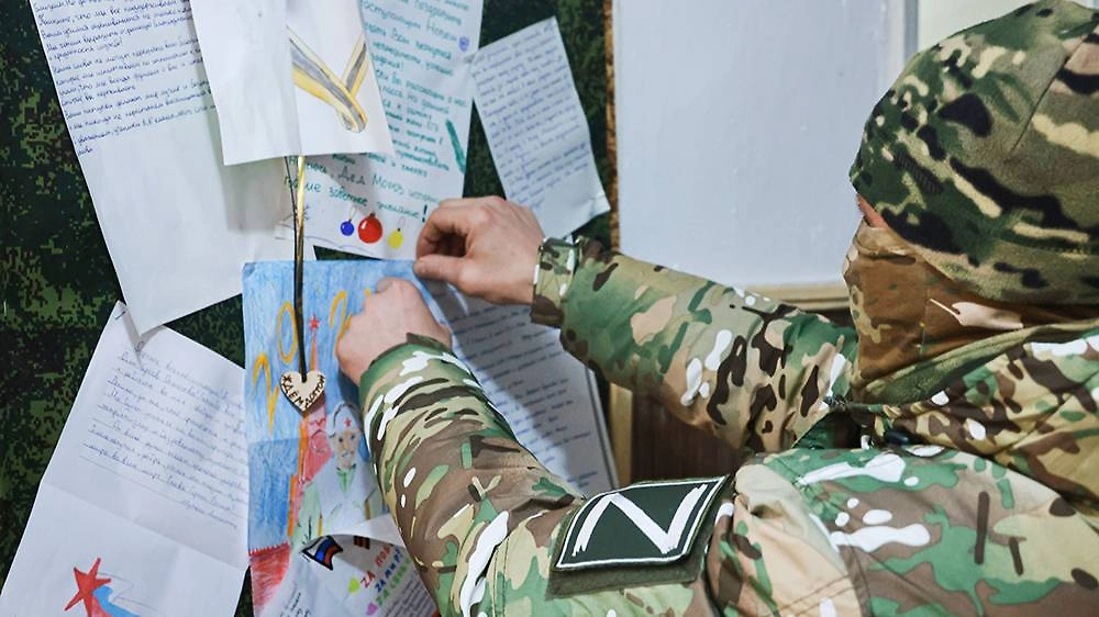 Поздравления солдату СВО с Новым годом. Фото © ТАСС / Владимир Гердо