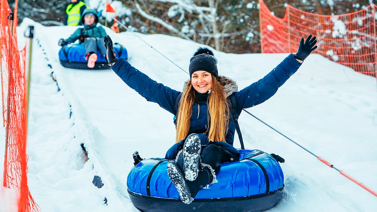 Где найти легальные трассы для тюбингов. Фото © Shutterstock / FOTODOM / Vera Petrunina