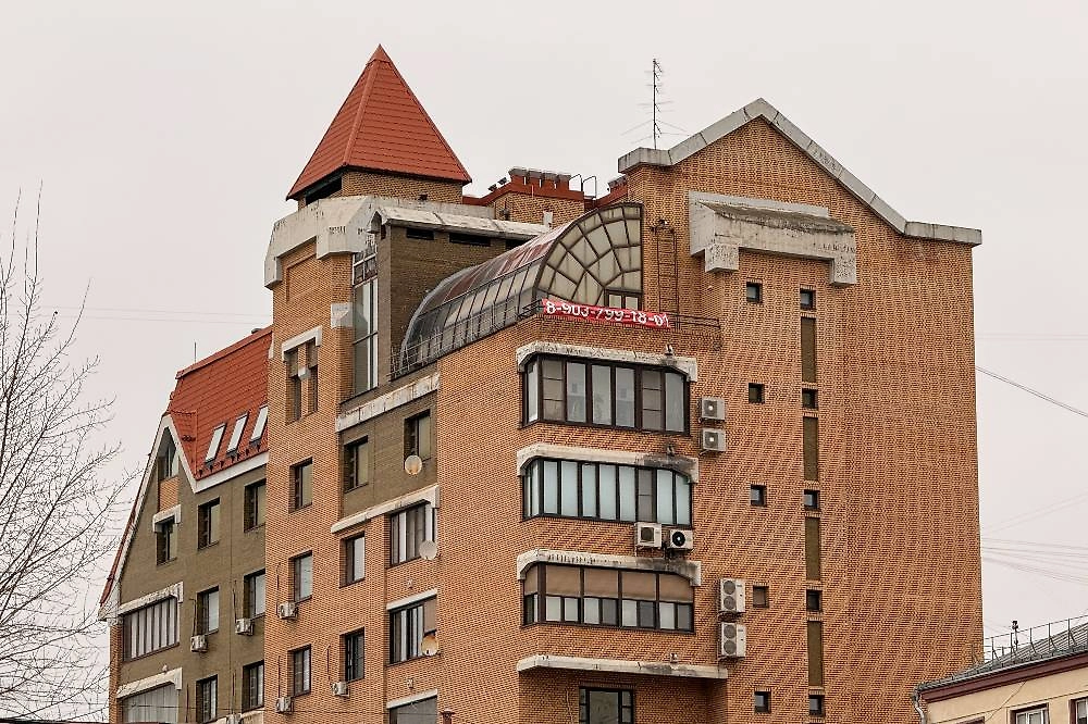 Вид на дом, в котором находилась квартира певицы Ларисы Долиной. Фото © ТАСС / NEWS.ru / Сергей Петров