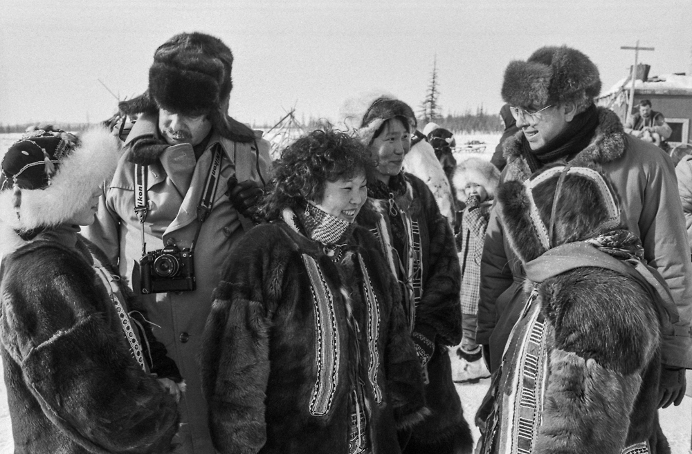 Советский женский шик — большая и пушистая шуба из натурального меха. Фото © ТАСС / Валерий Христофоров