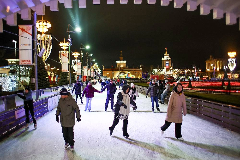 Платные катки в Москве. Сколько денег попросят со взрослого, сколько стоит билет для ребёнка? Фото © ТАСС / Михаил Терещенко