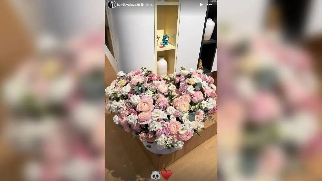 Тот самый букет для Камилы Валиевой. Обложка © Instagram (соцсеть запрещена в РФ; принадлежит корпорации Meta, которая признана в РФ экстремистской) / kamilavalieva26