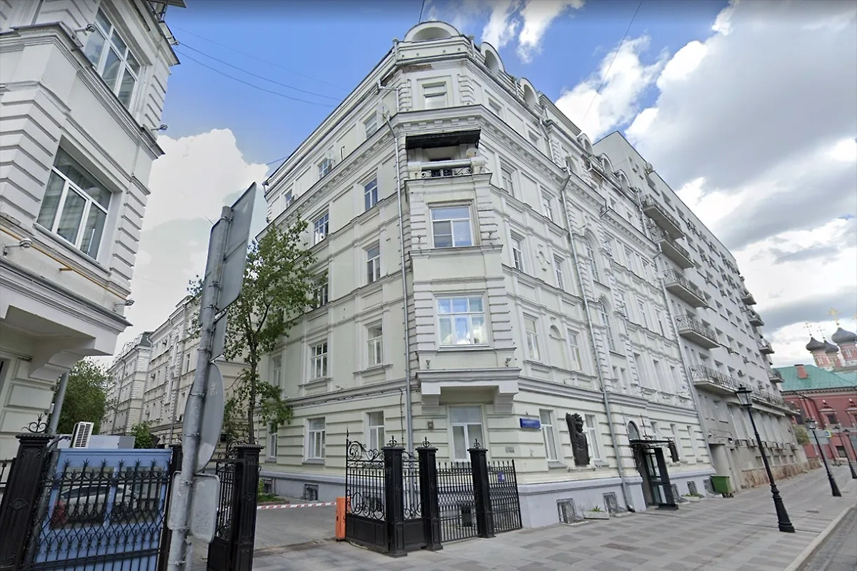 Доходные дома Алексея Бахрушина. В одном из них живёт Ирина Хакамада. Фото © Яндекс Карты