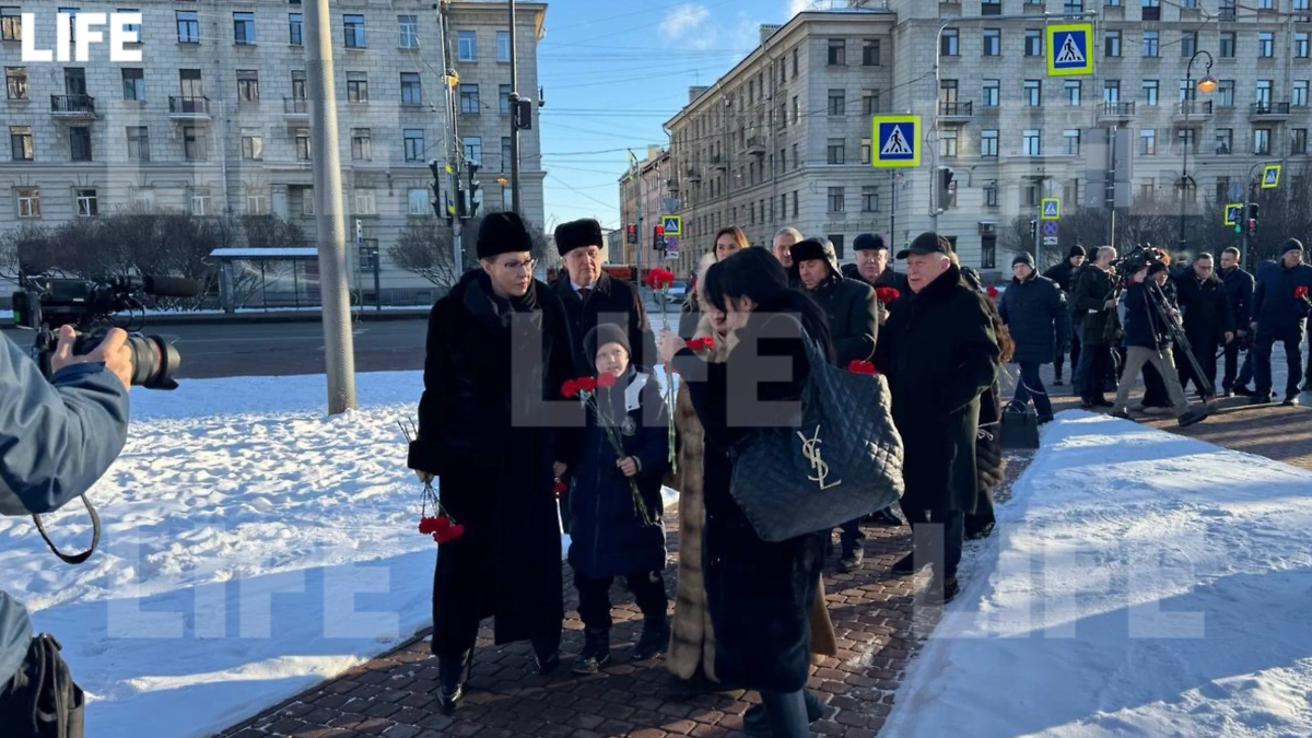 Памятные мероприятия в день смерти Анатолия Собчака. Фото © Life.ru