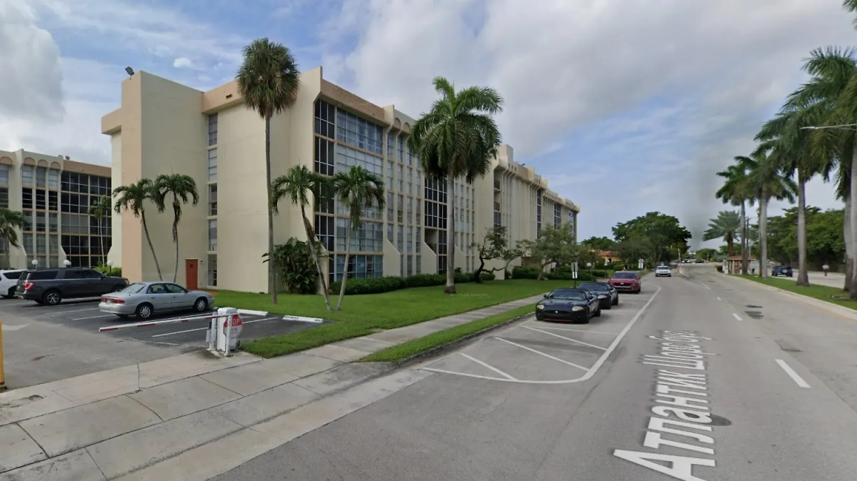 Кондоминум в Халландейл-Бич. Фото © maps