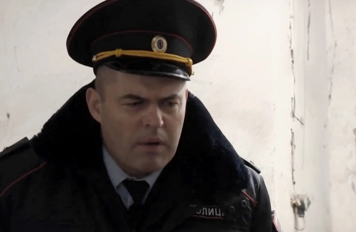 Георгий Тесля-Герасимов из сериала «След» добровольно ушёл в зону СВО. Кадр из фильма «Красная зона», режиссёр Игорь Ромащенко и др., сценарист Виктор Демент и др. / Kinopoisk