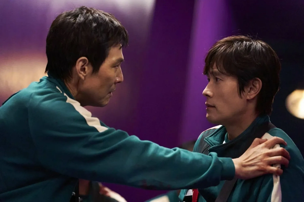 Как найти фильм или сериал по сюжету или описанию? Мы знаем ответ! Фото © «Игра в кальмара» (сериал 2021– ...), режиссёр Хван Дон Хёк, сценарист Хван Дон Хёк / Kinopoisk 