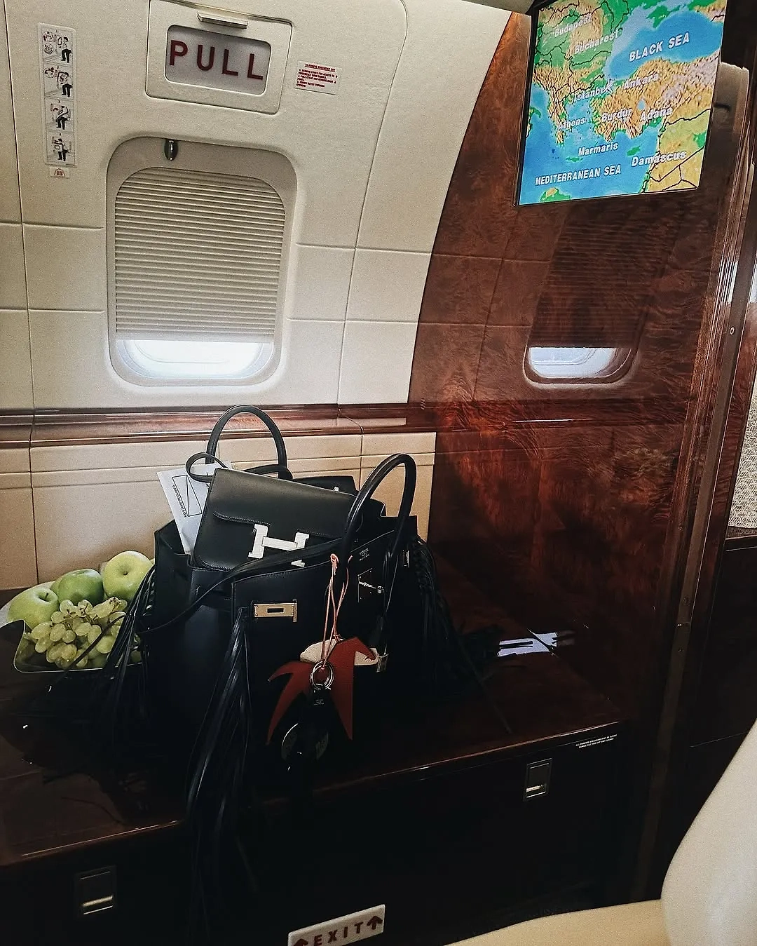 Ксения Собчак в Куршевеле. Фото © Instagram (признан экстремистской организацией и запрещён на территории Российской Федерации) / xenia_sobchak