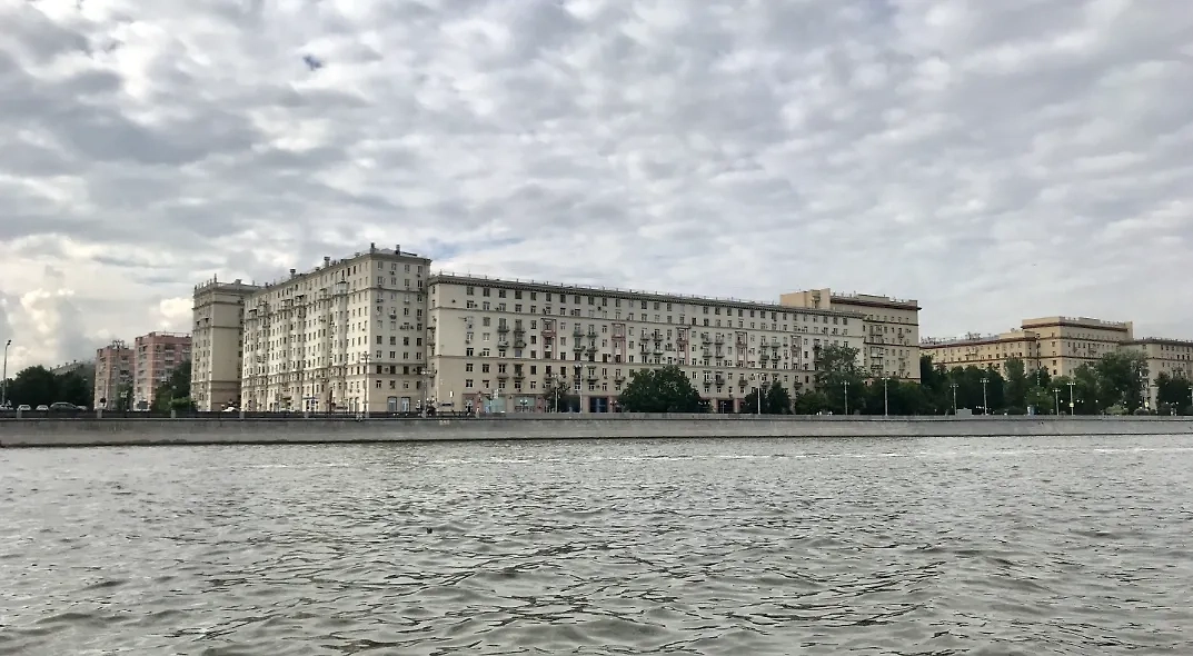 Сталинка на Фрунзенской набережной. Фото © 2ГИС