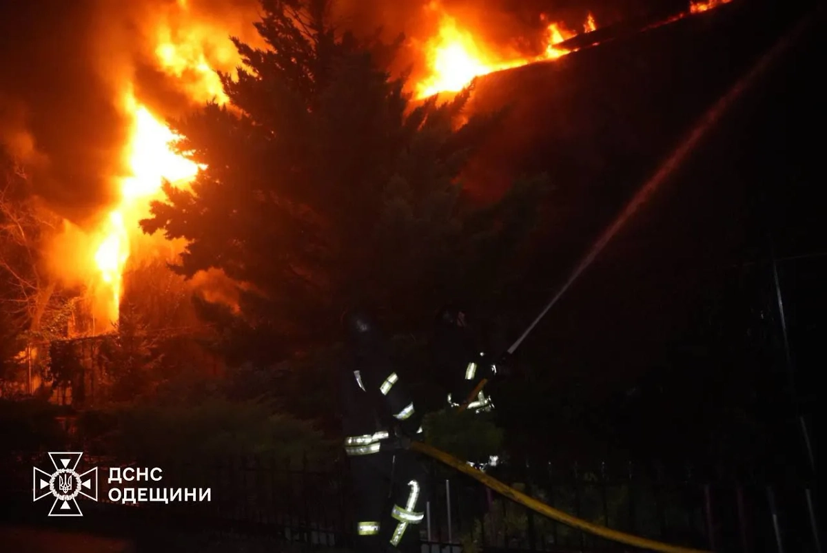 Пожар на складе топлива в Одессе. Фото © ДСНС Одесской области