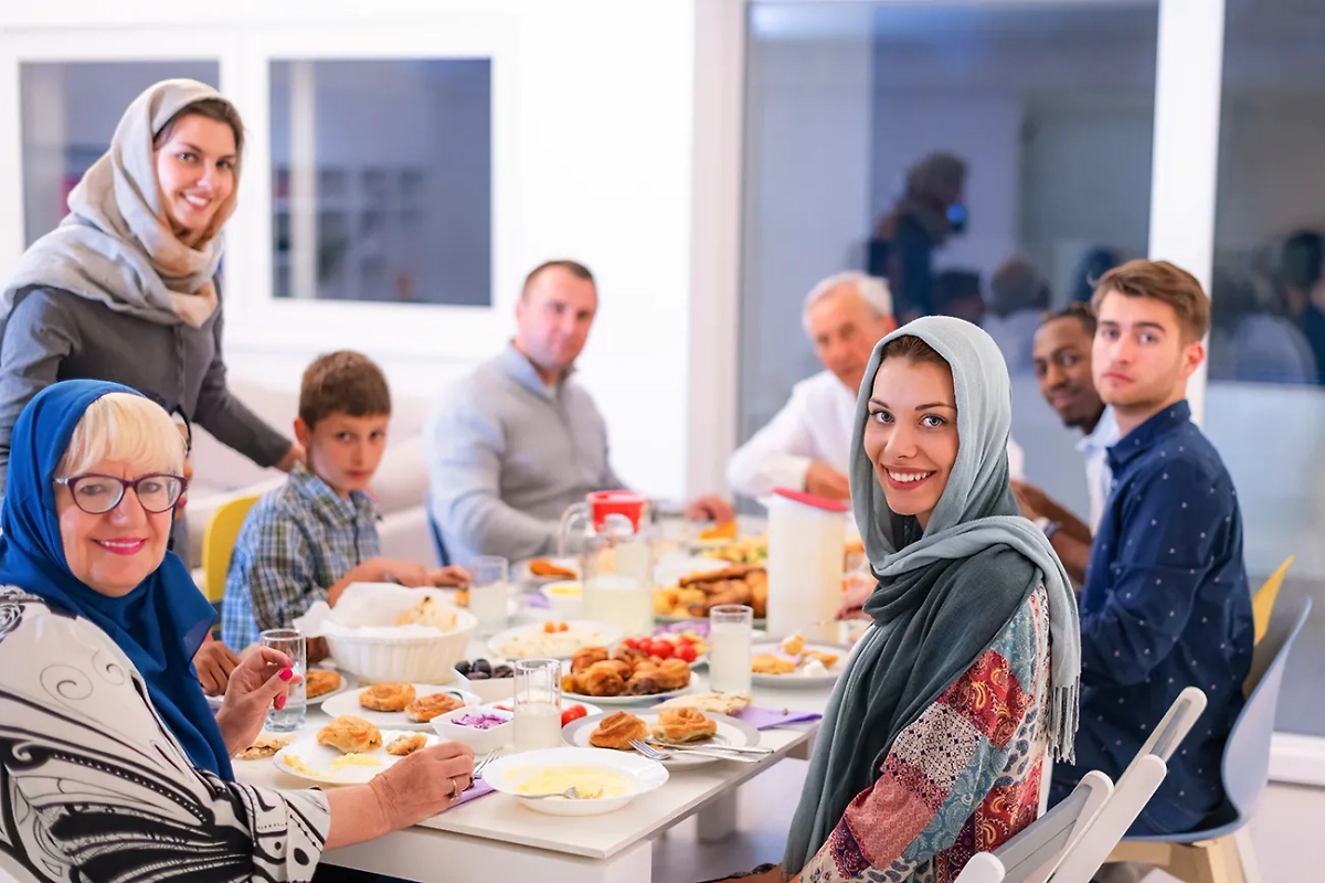 Ураза-байрам желательно провести в семейном кругу. Фото © Shutterstock / FOTODOM / dotshock