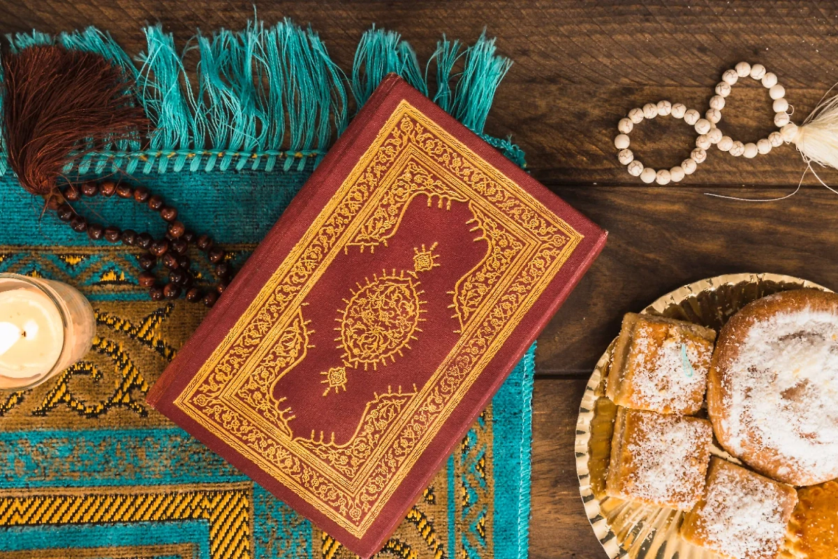 На праздник можно подарить Коран или чётки. Фото © Freepik