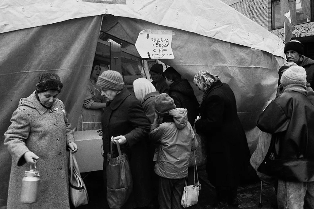 Страх детства номер один: дойти в очереди до продавщицы без мамы и денег. Фото © ТАСС / Николай Адамович